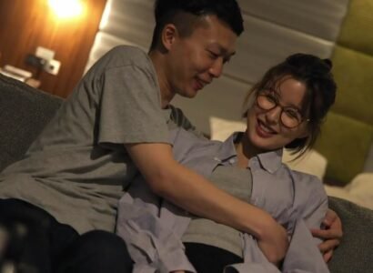 Gặp lại đối tác cũ và được mời đi nghỉ dưỡng