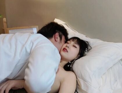 Khoái lạc với em gái mới làm quen suốt đêm tại khách sạn